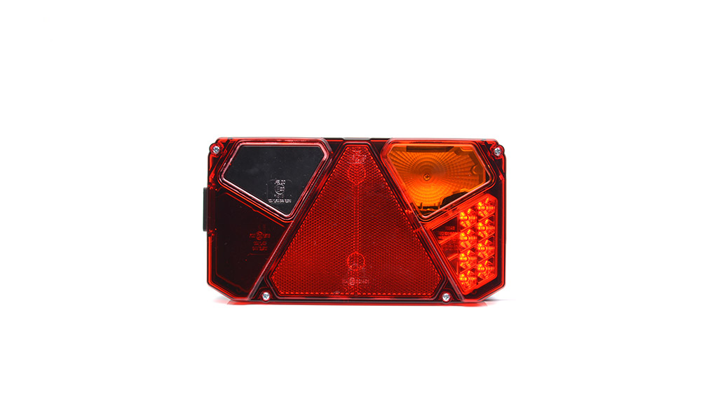 Multifunctional rear lamp 930