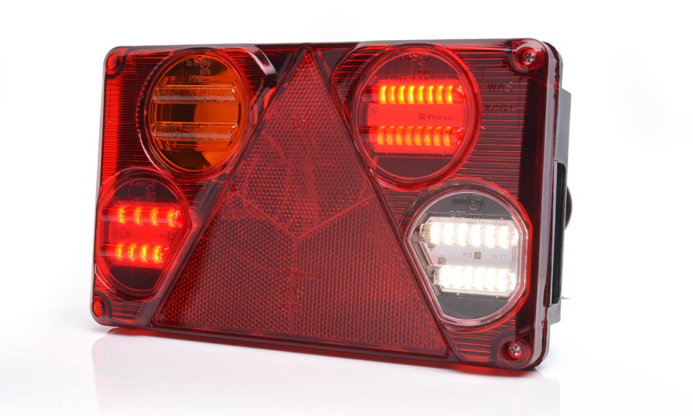 Multifunctional rear lamp 800